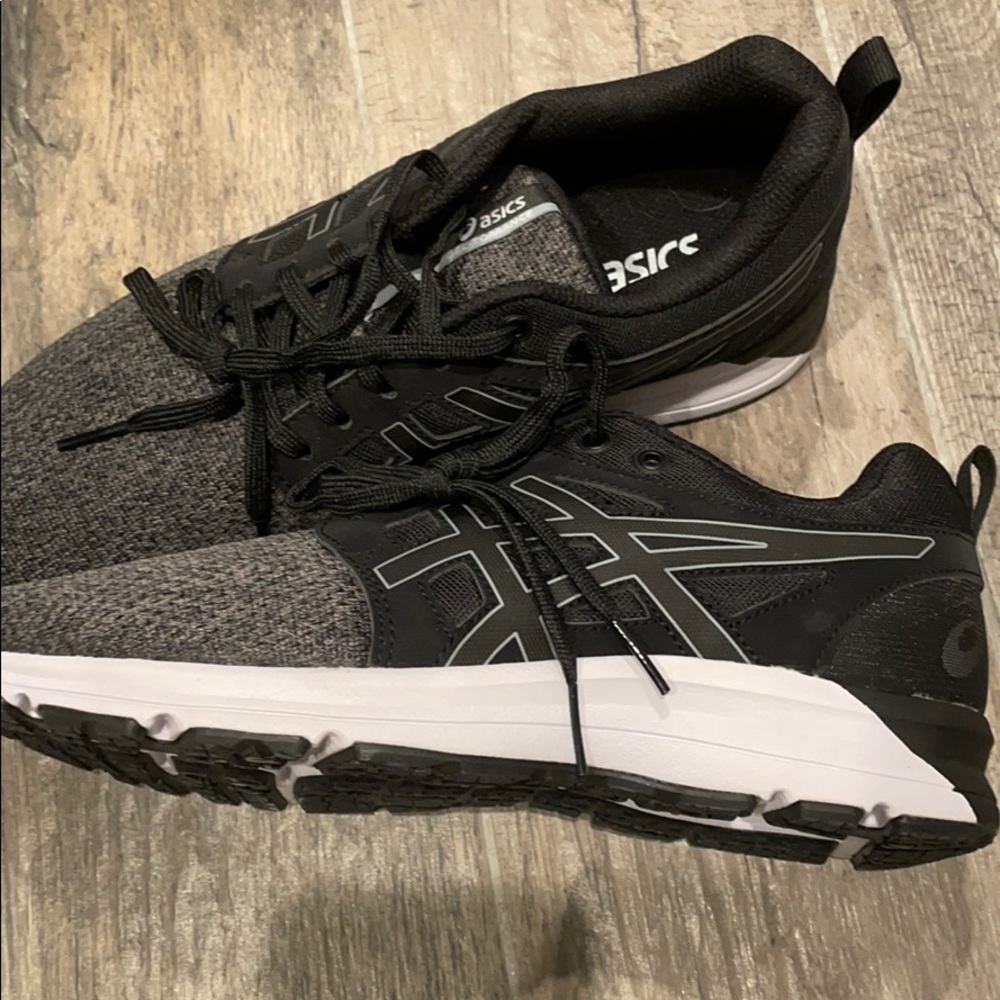 ASICS Athletic Shoes 7.5